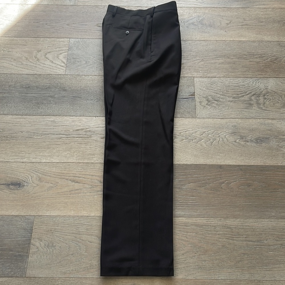 Men Haggar Black Classic Fit Dress Pant Flat Front,4 Pocket,Lightweight 32W 32L